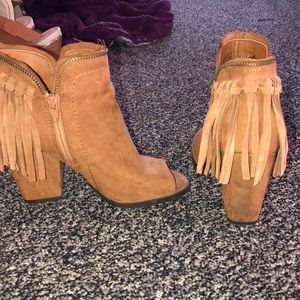 Heel booties
